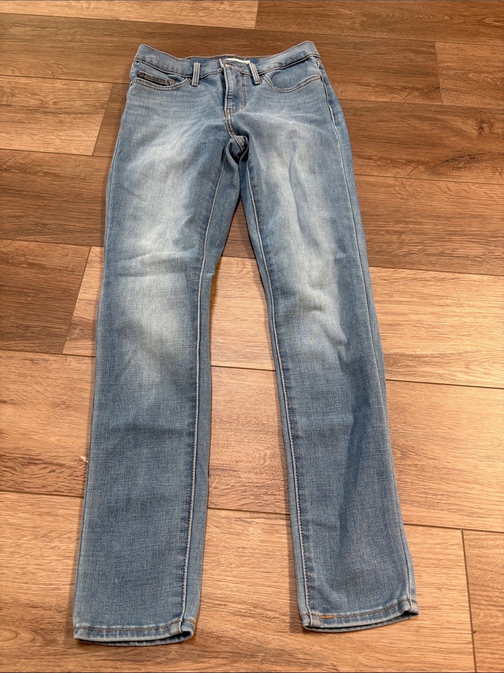 Levi's 311 Shaping Skinny Light Wash Blue Skinny Jeans EUC